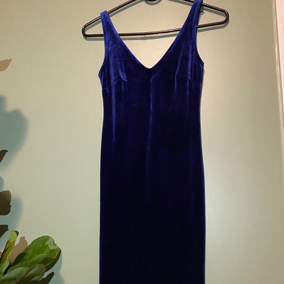 Blue suede evening dress - Picture 9 of 16
